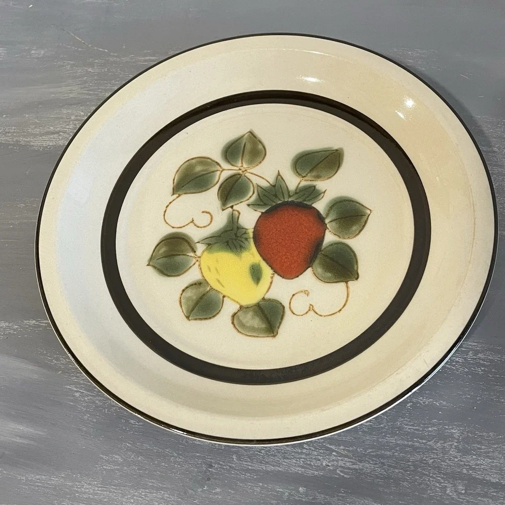 Vintage 1970's Sears 4112 Strawberries Strawberry Bread & Butter Plates Lot Of 4